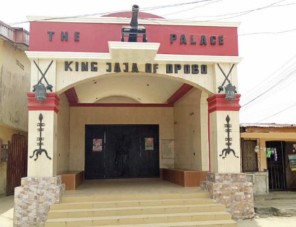 The entry to the palace in Opobo